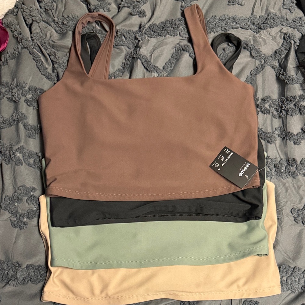 UNPLUG Women's Multi-Color Tank Top Set